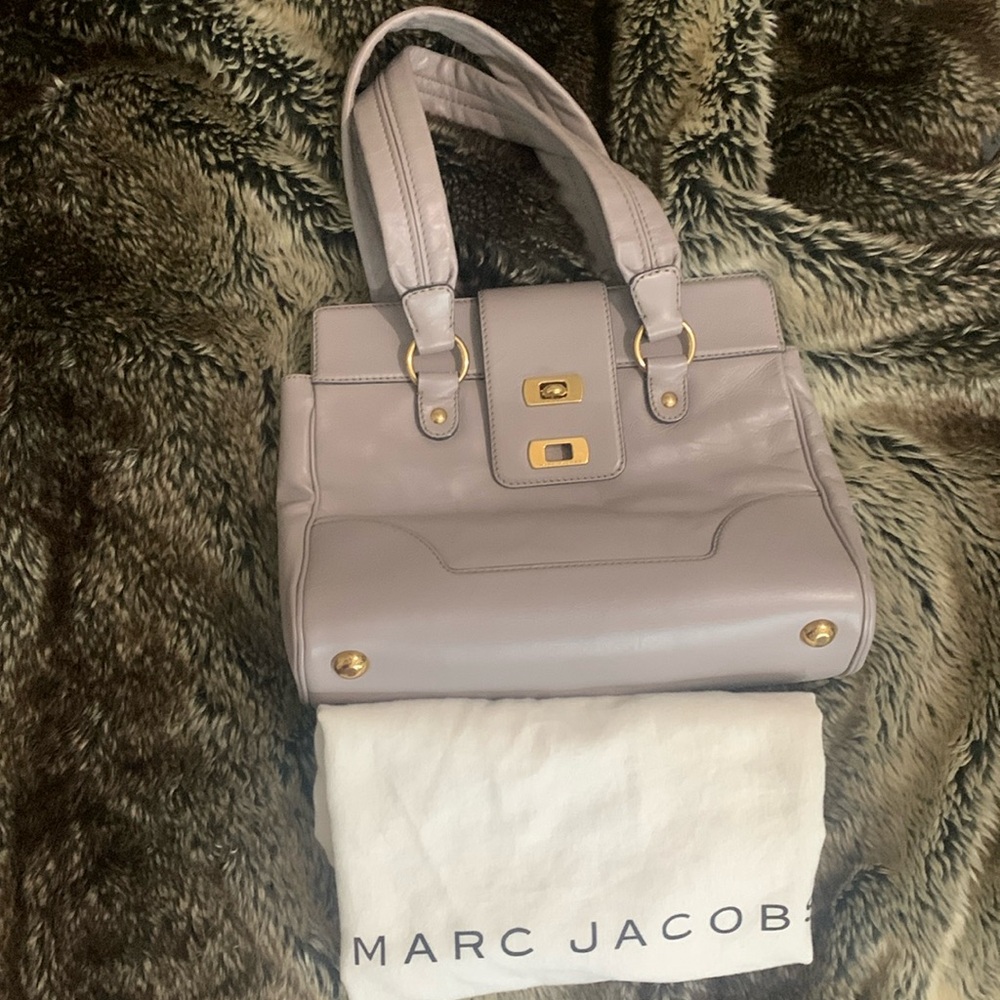 Marc Jacob’s Grey Shoulder Bag & Dusty